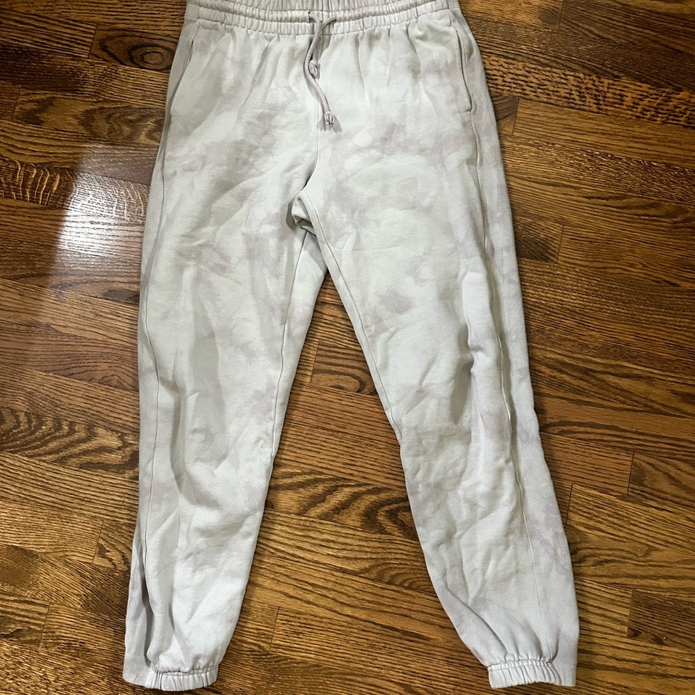 Aritzia Gray Tie-Dye Hoodie & sweats - Picture 10 of 12
